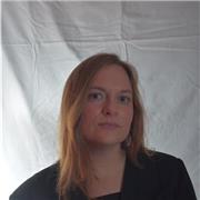 Géographe urbaniste ayant précédemment exercé en Angleterre, formée aux techniques de l'enseignement.